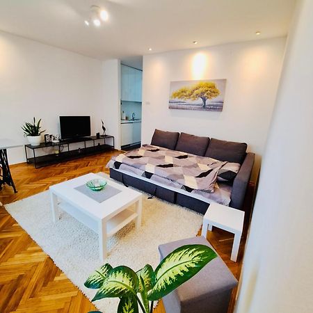 Uma- Urban Mini Apartment スコピエ エクステリア 写真